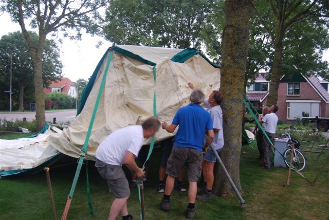 Palen van de wanden plaatsen
